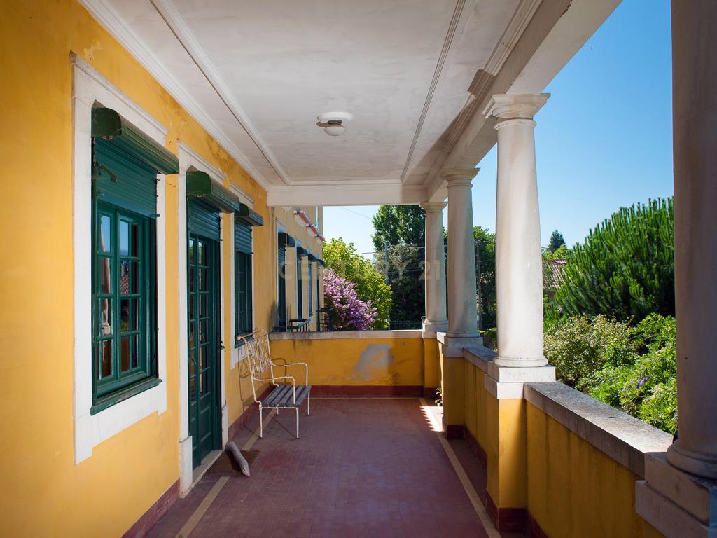 Quinta com palacete ,1168m2 de construção e terreno urbano de 1,7 ha. perto do centro de Vila Nova de Poiares - Image 12