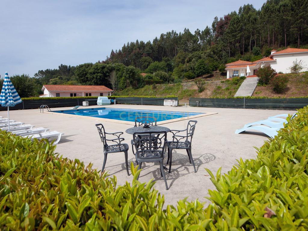 Moradia T3 + T2 térrea com anexo ,piscina,garagem e jardim com vistas panorâmicas numa localização única a 5 min. de V.N de Poiares - Image 27