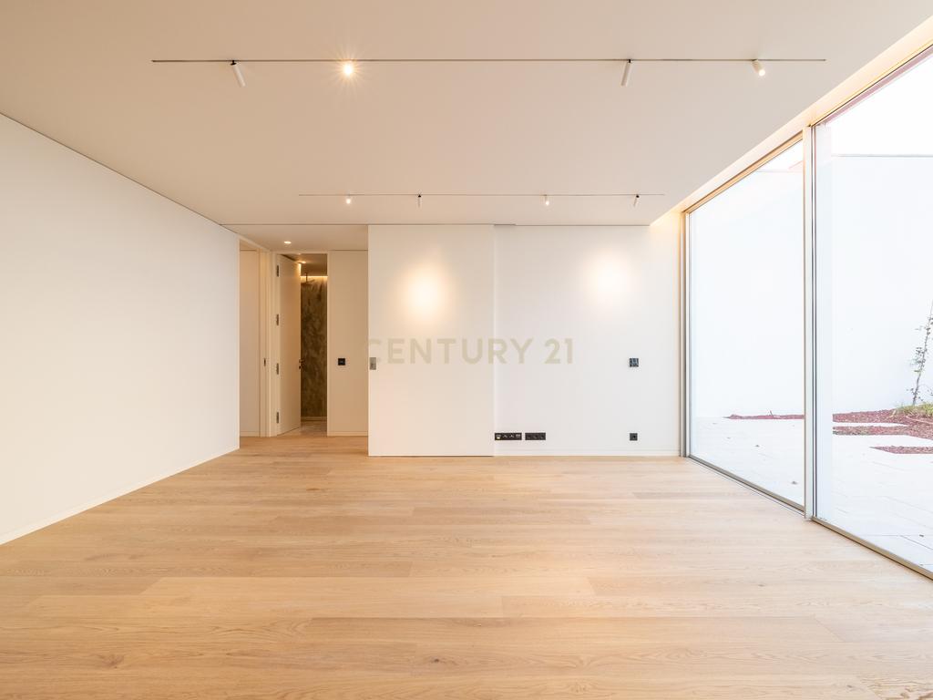 Apartamento T2 Condomínio Enlight, Avenida da Boavista - Image 33