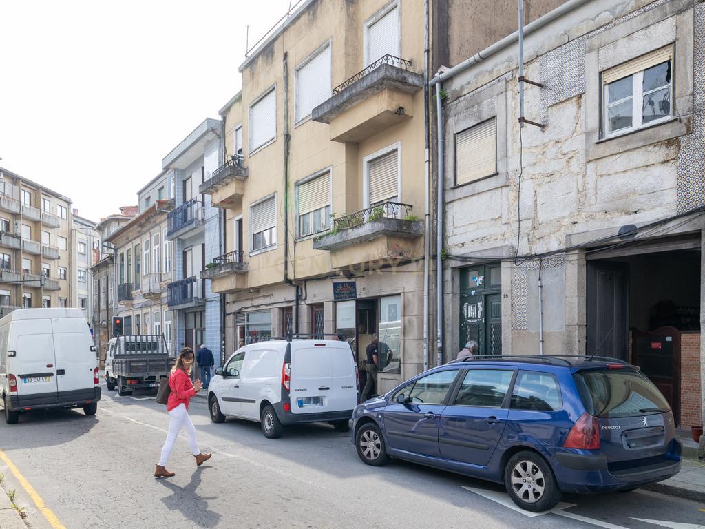 Moradia à Venda no Coração do Porto - Image 2