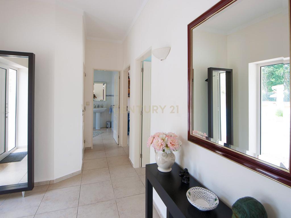 Moradia T3 + T2 térrea com anexo ,piscina,garagem e jardim com vistas panorâmicas numa localização única a 5 min. de V.N de Poiares - Image 11
