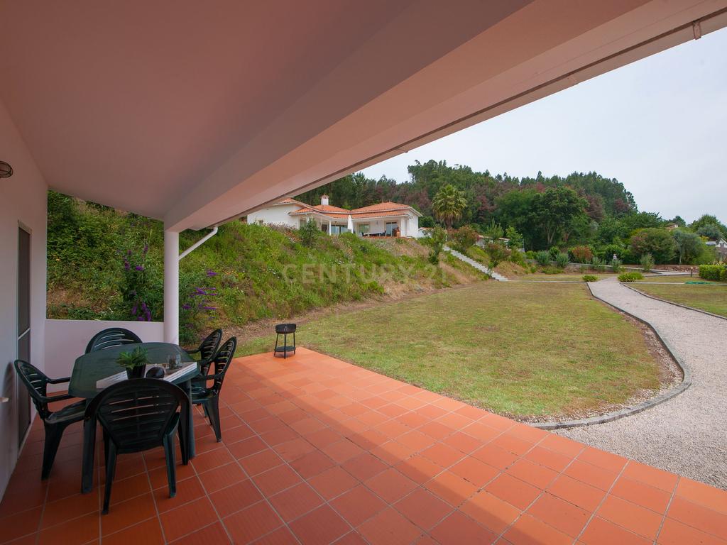 Moradia T3 + T2 térrea com anexo ,piscina,garagem e jardim com vistas panorâmicas numa localização única a 5 min. de V.N de Poiares - Image 30
