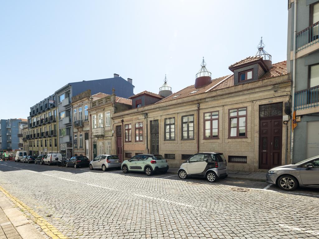 Moradia Única no Coração do Bonfim - Porto - Image 26
