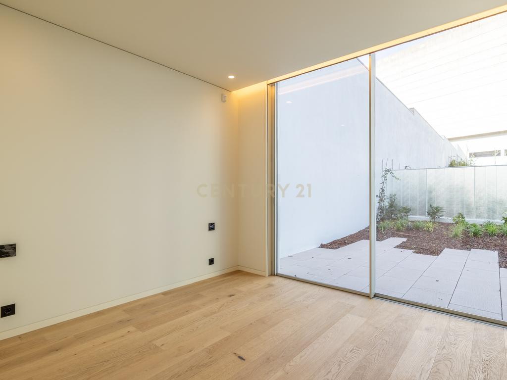 Apartamento T2 Condomínio Enlight, Avenida da Boavista - Image 25