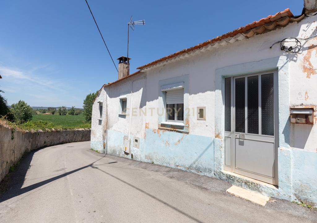 Moradia  com terreno na Corujeira (Ribeira de Frades) - Coimbra - Image 1