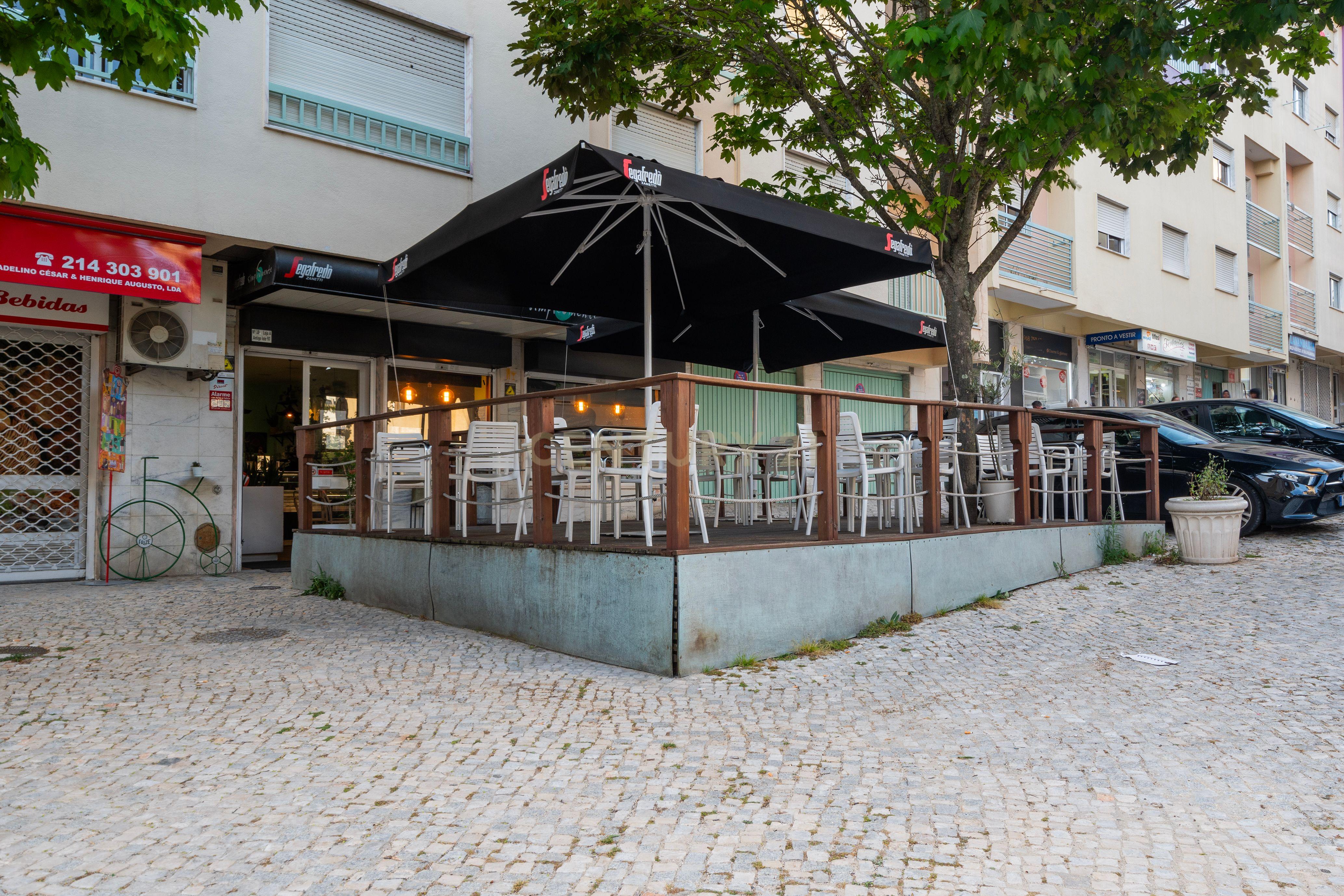 Espaço Comercial - Pastelaria - Monte Abraão - Queluz-Massamá - Image 1