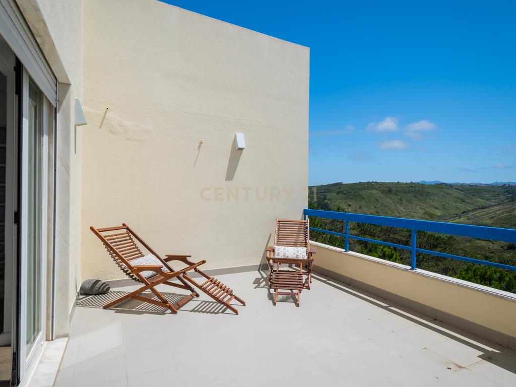 Se sempre sonhou viver em cima da praia, este é o seu futuro lar! - Image 15