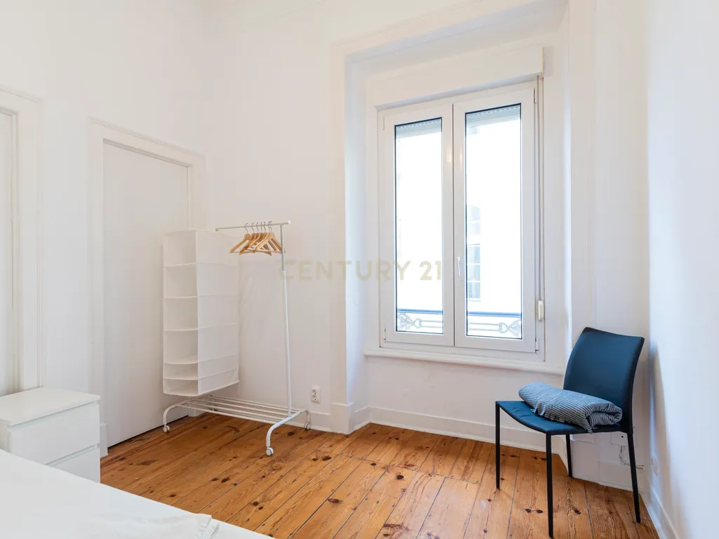 Descubra o Charme da Rua da Bombarda: T3 com Terraço e Vista Deslumbrante! - Image 15