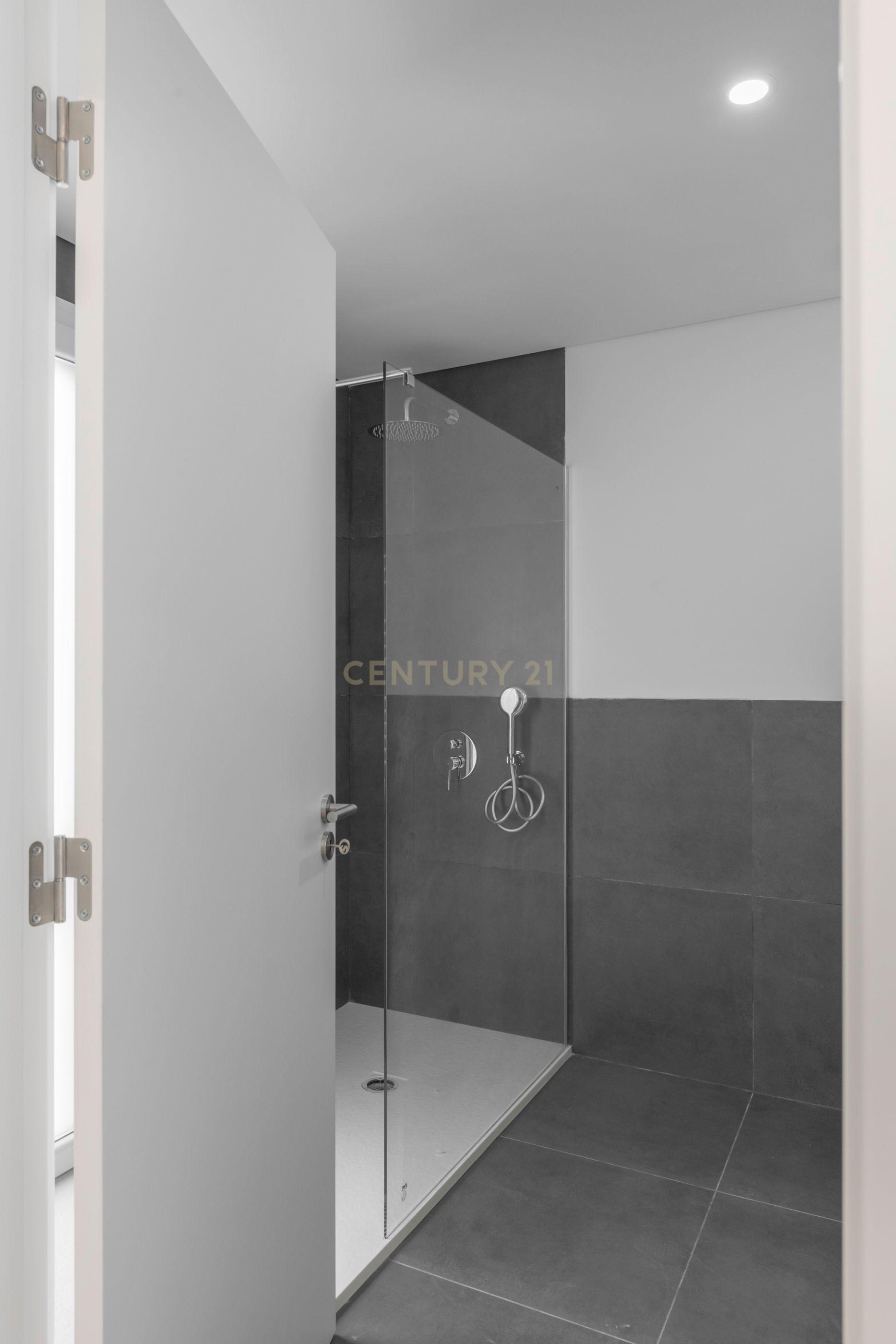 Moradia T4 com piscina em Azeitão - Image 26
