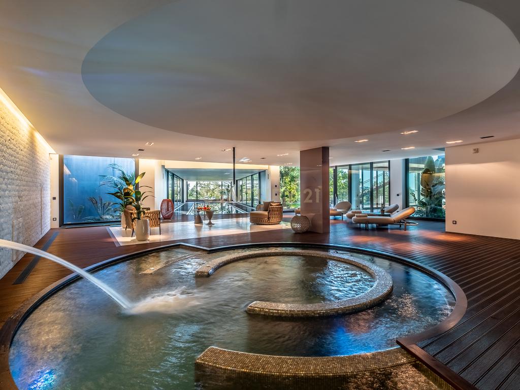 Mansão de Luxo com Vista Panorâmica na Exclusiva Quinta do Rei - Leiria - Image 1