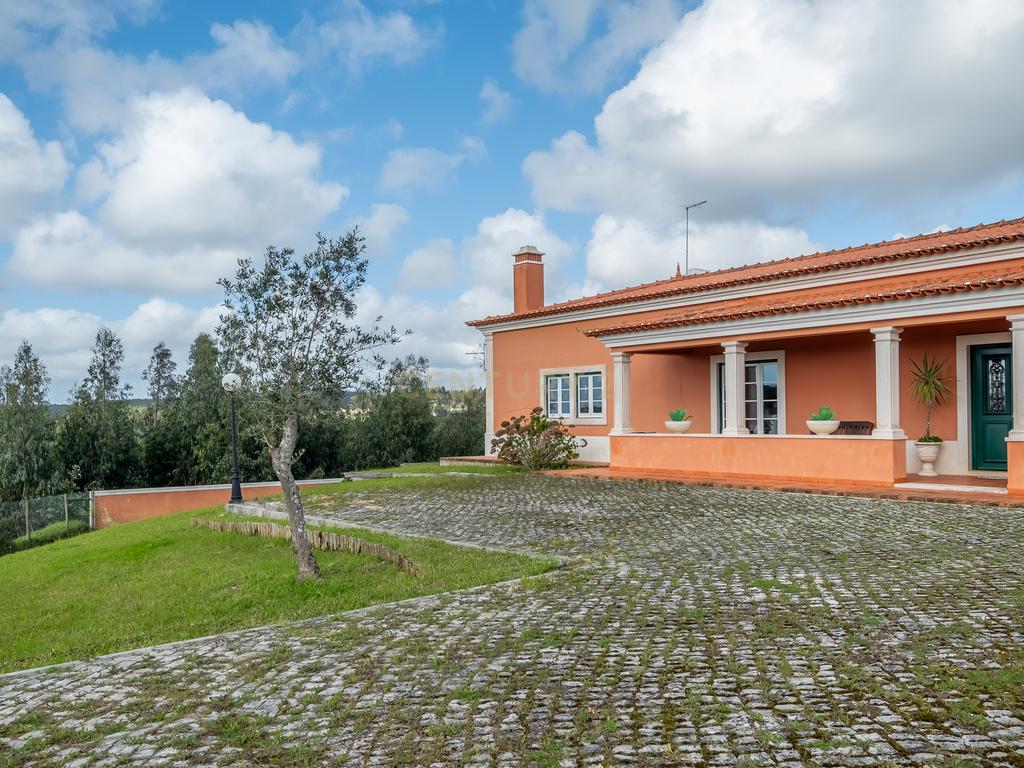 MORADIA TÉRREA DE LUXO - Caldas da Rainha - Image 7