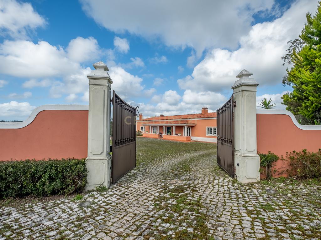 MORADIA TÉRREA DE LUXO - Caldas da Rainha - Image 1
