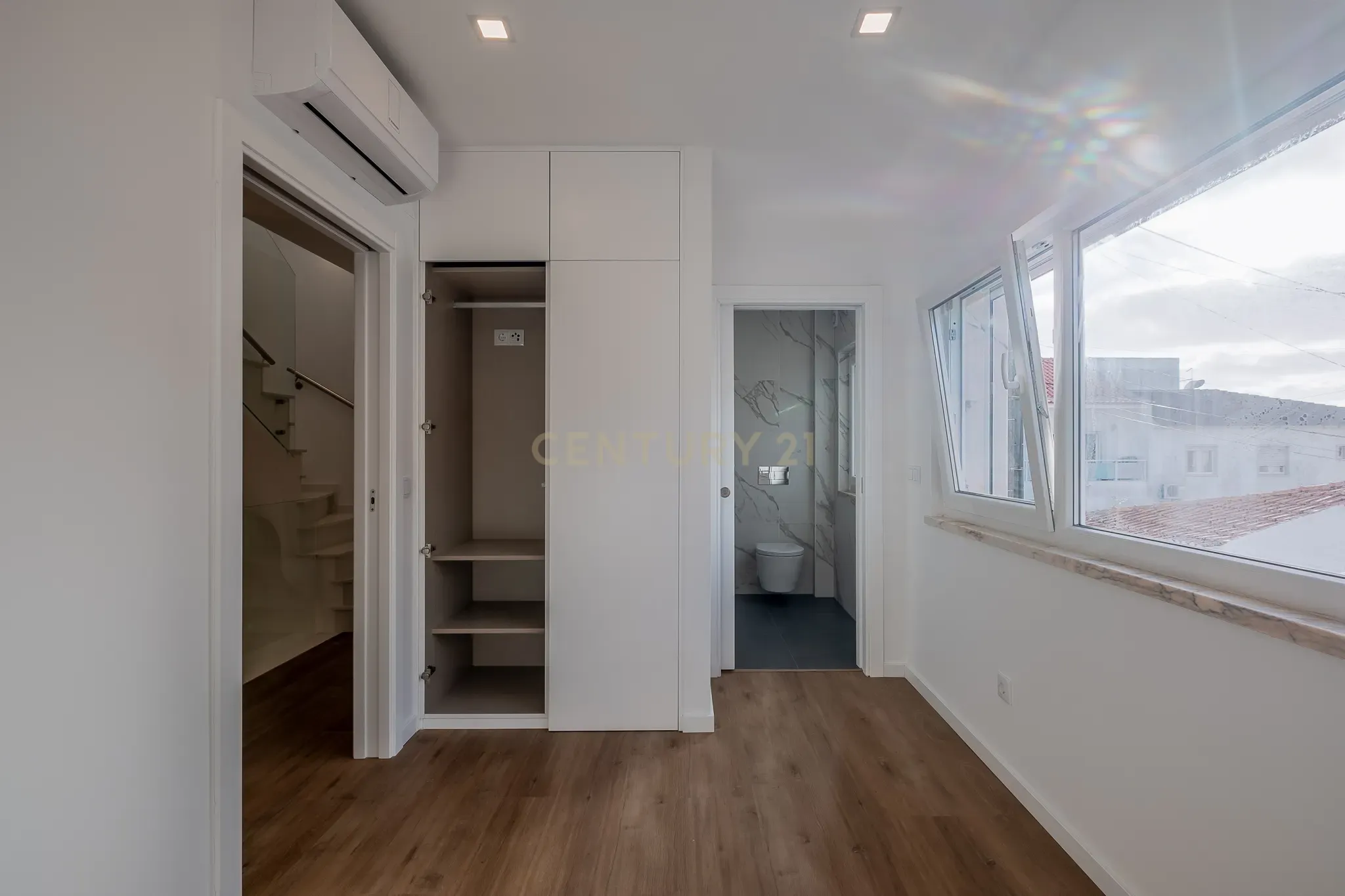 Moradia T2 TOTALMENTE REMODELADA com Vista Mar em Ribamar junto à Praia dos Coxos (ERICEIRA) Uma Oportunidade Única! - Image 15