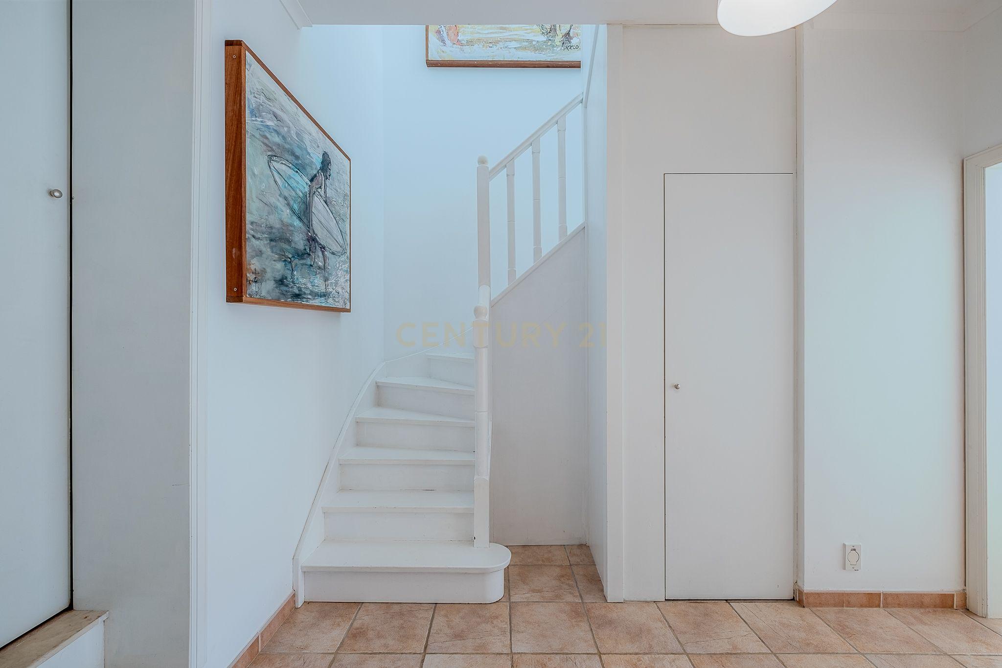 Apartamento T2+1 á beira mar da praia de São Lourenço. - Image 10