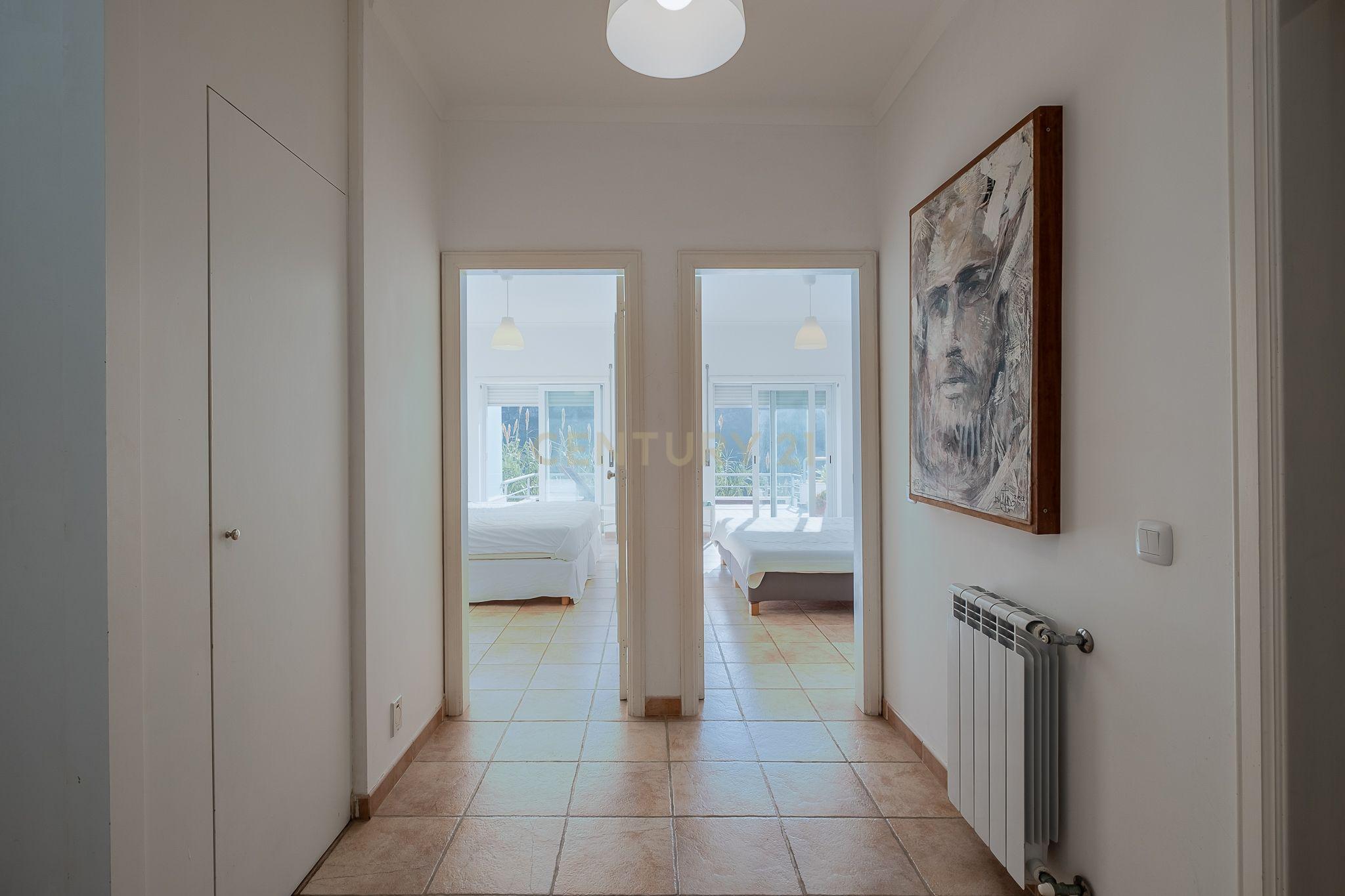 Apartamento T2+1 á beira mar da praia de São Lourenço. - Image 12