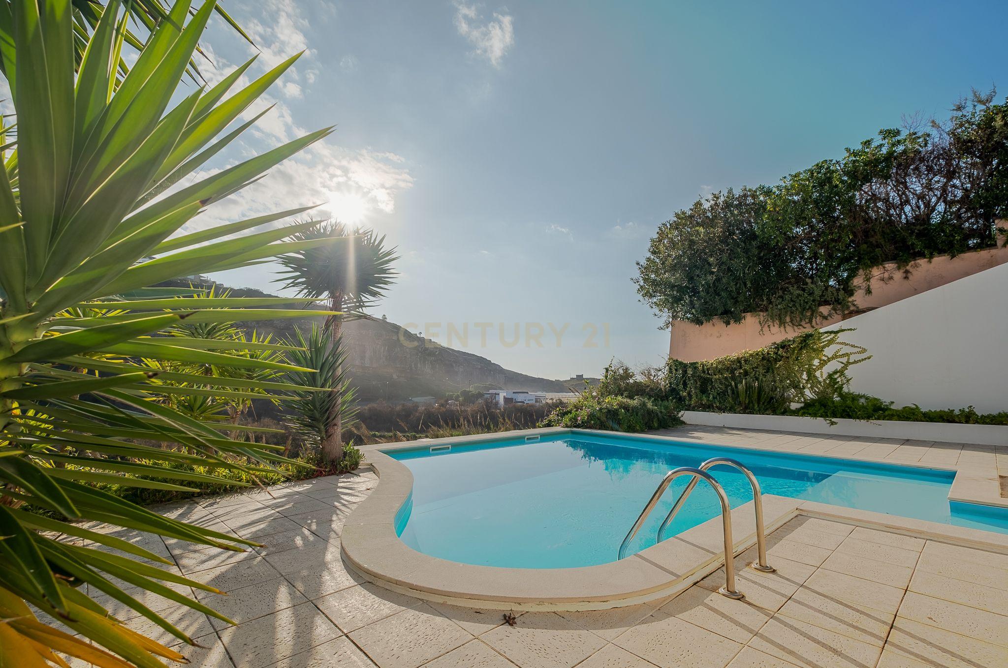 Apartamento T2+1 á beira mar da praia de São Lourenço. - Image 21
