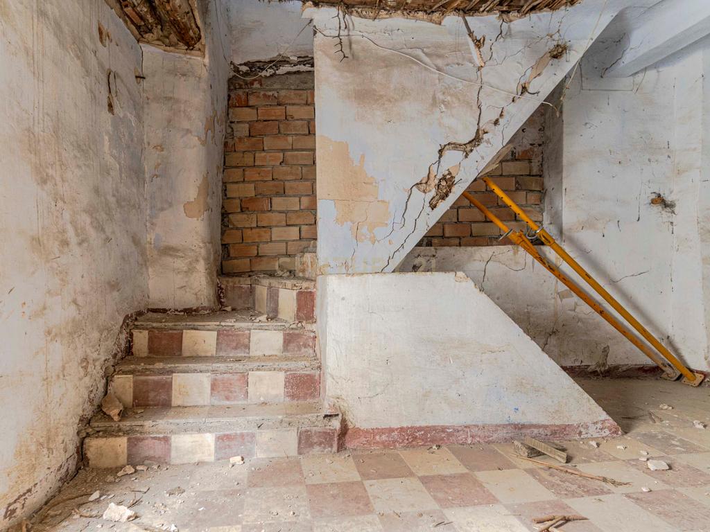 undefined - Image 33