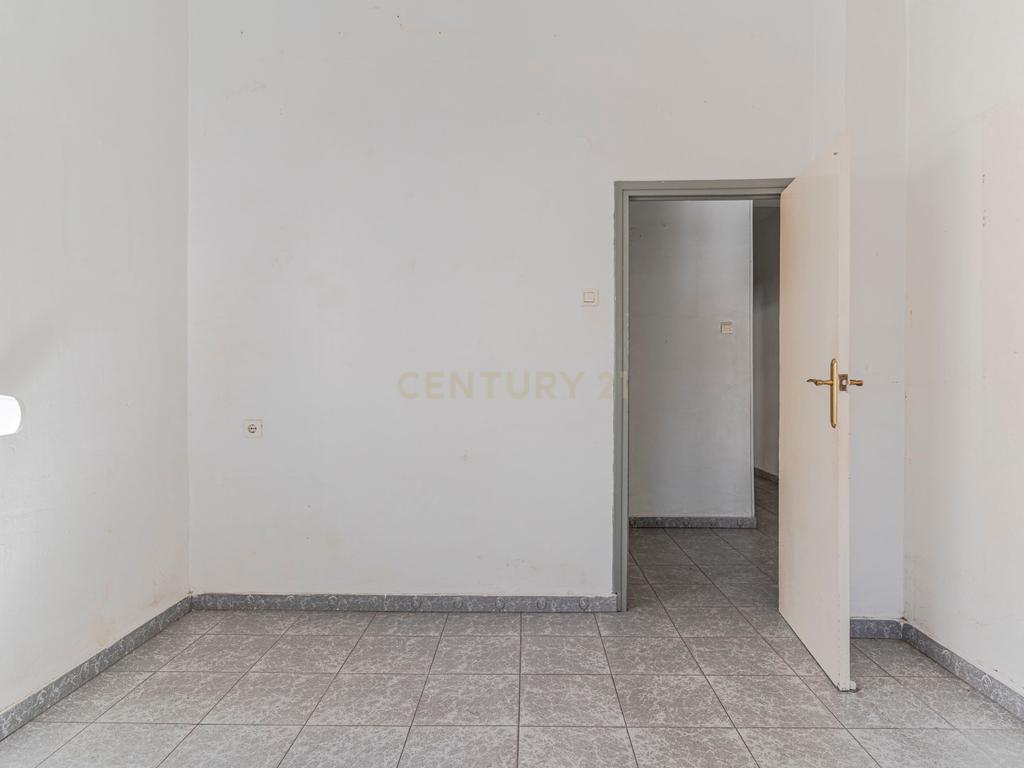 undefined - Image 15
