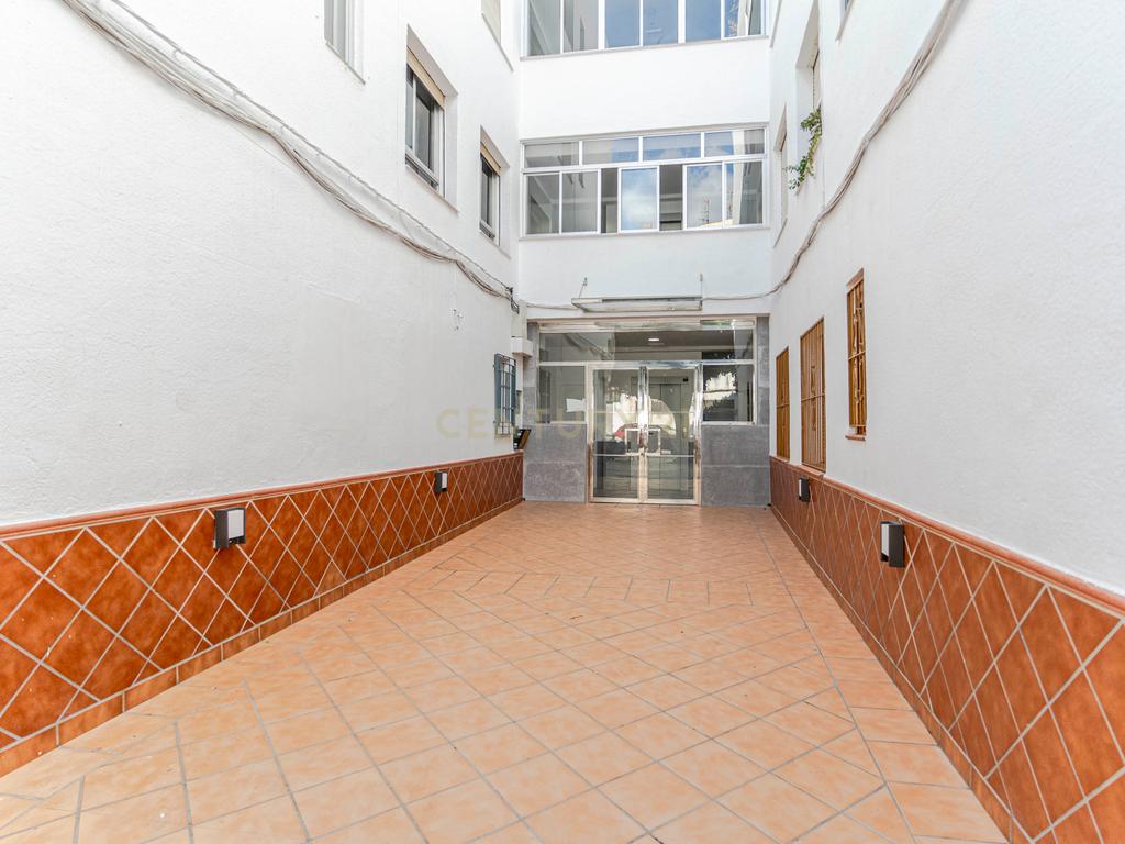 undefined - Image 4