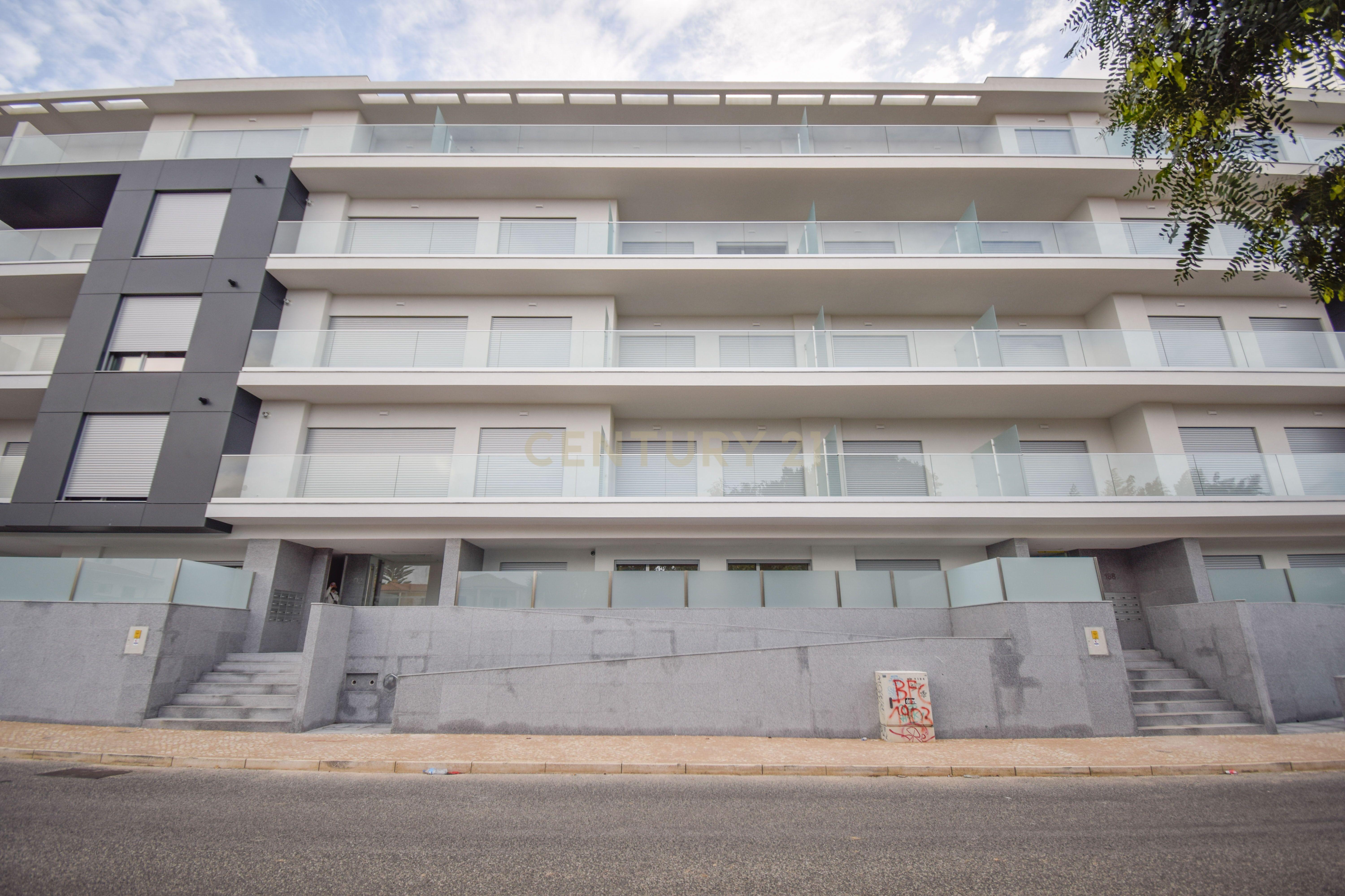 Novo T2 em Empreendimento Varandas da Torre em Carcavelos - Image 3
