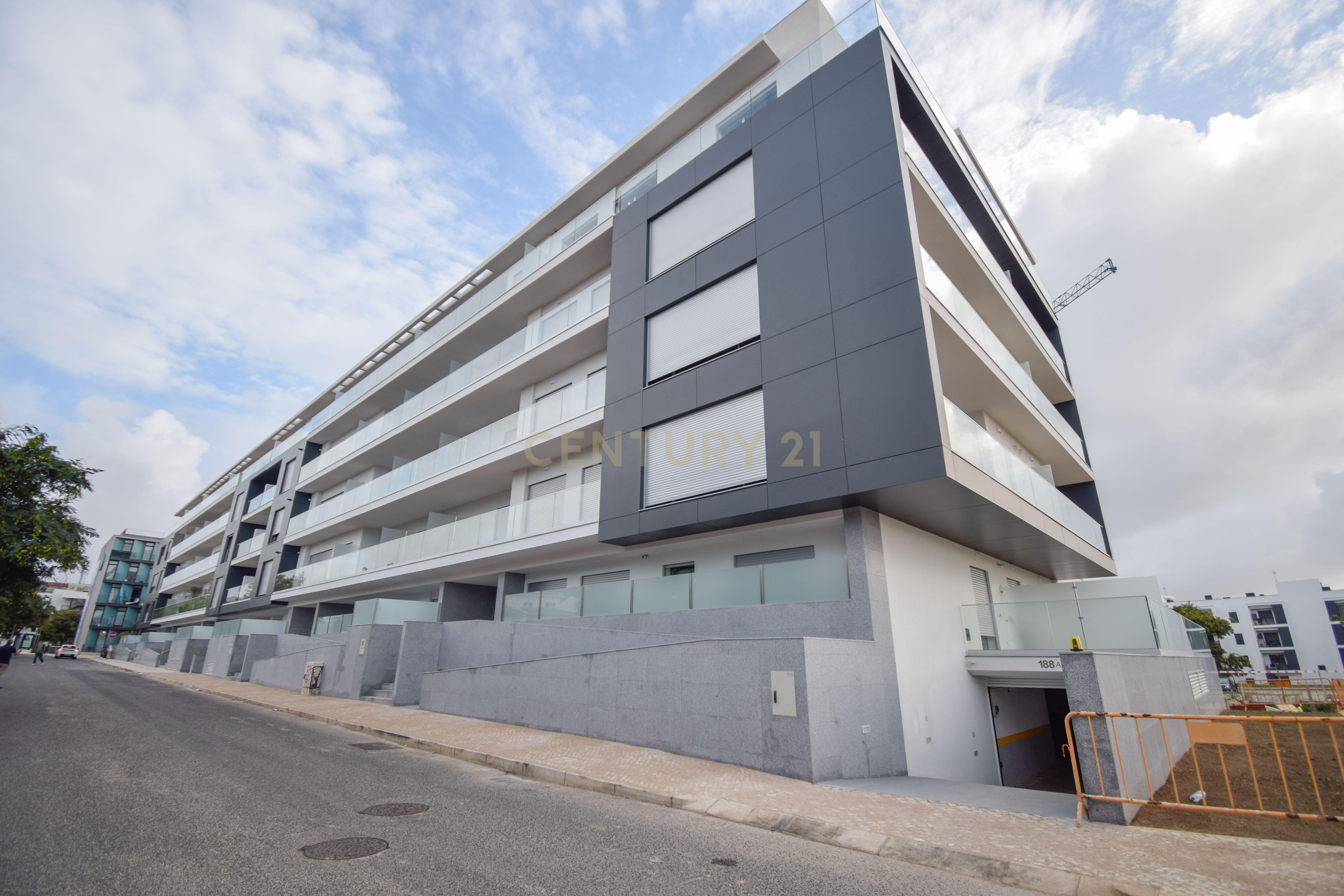 Novo T2 em Empreendimento Varandas da Torre em Carcavelos - Image 2