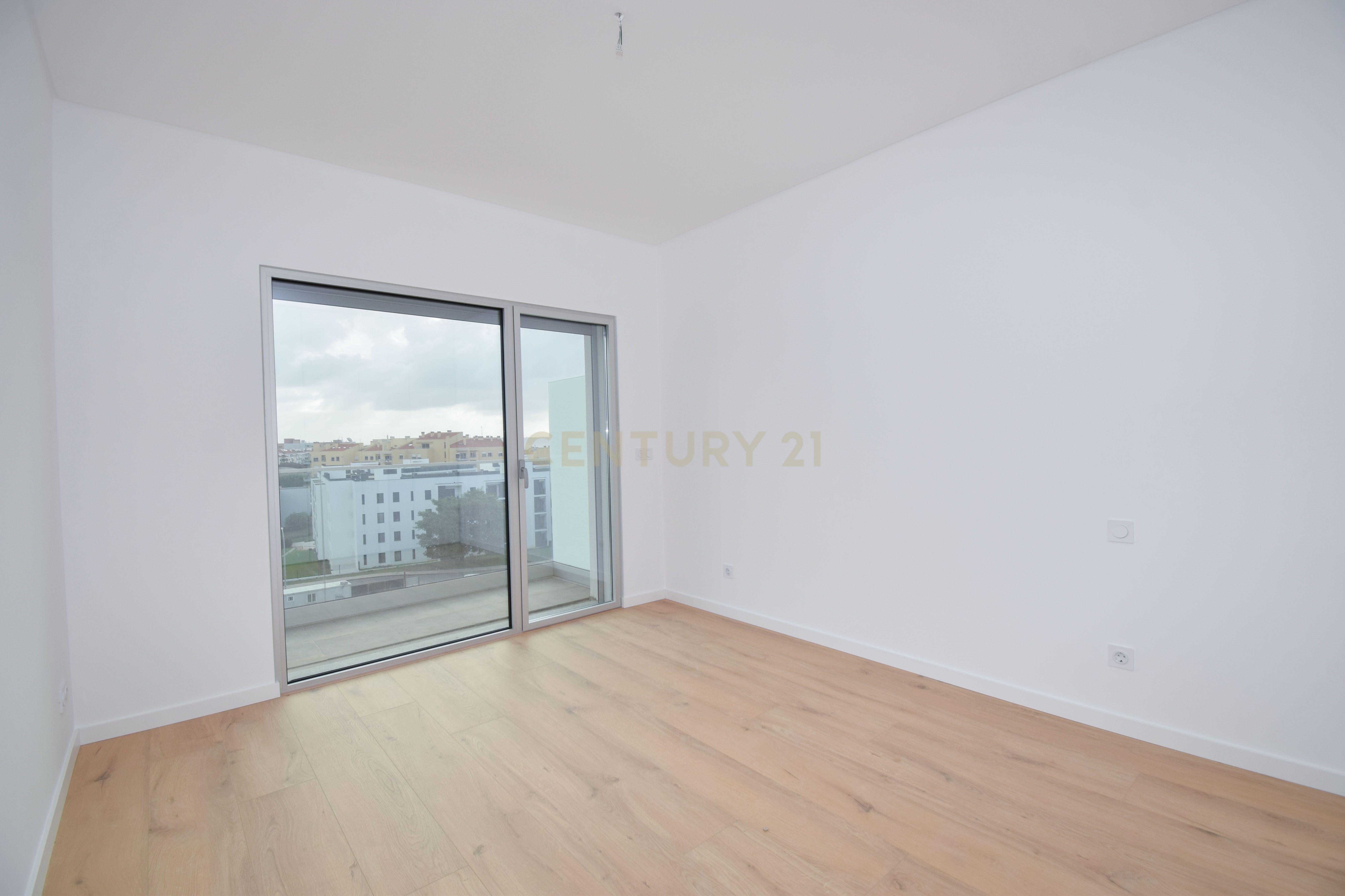 Novo T2 em Empreendimento Varandas da Torre em Carcavelos - Image 12