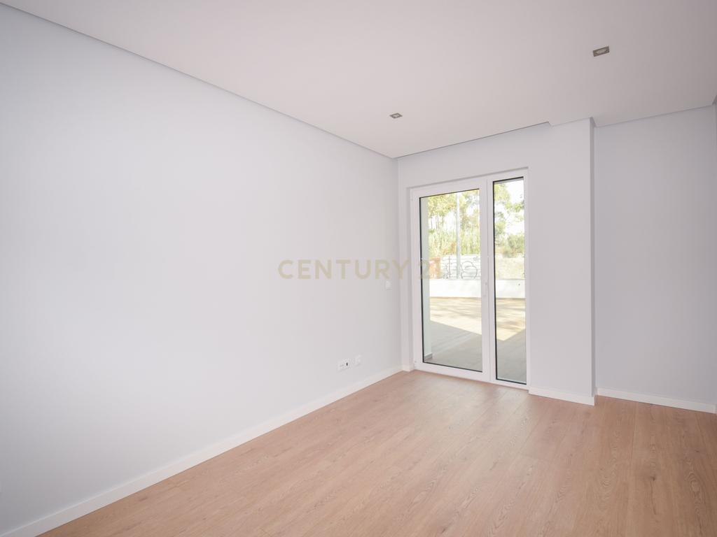 Apartamento T3 a estrear na Urbanização Quinta das Marianas - Image 55