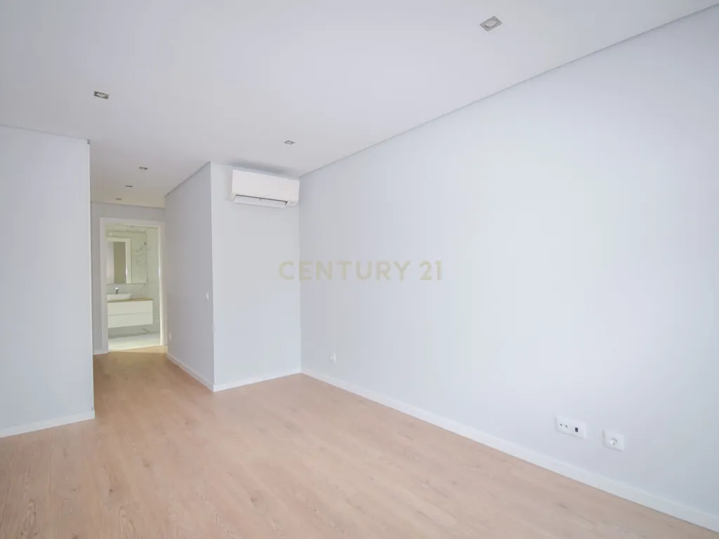Apartamento T3 a estrear na Urbanização Quinta das Marianas - Image 6