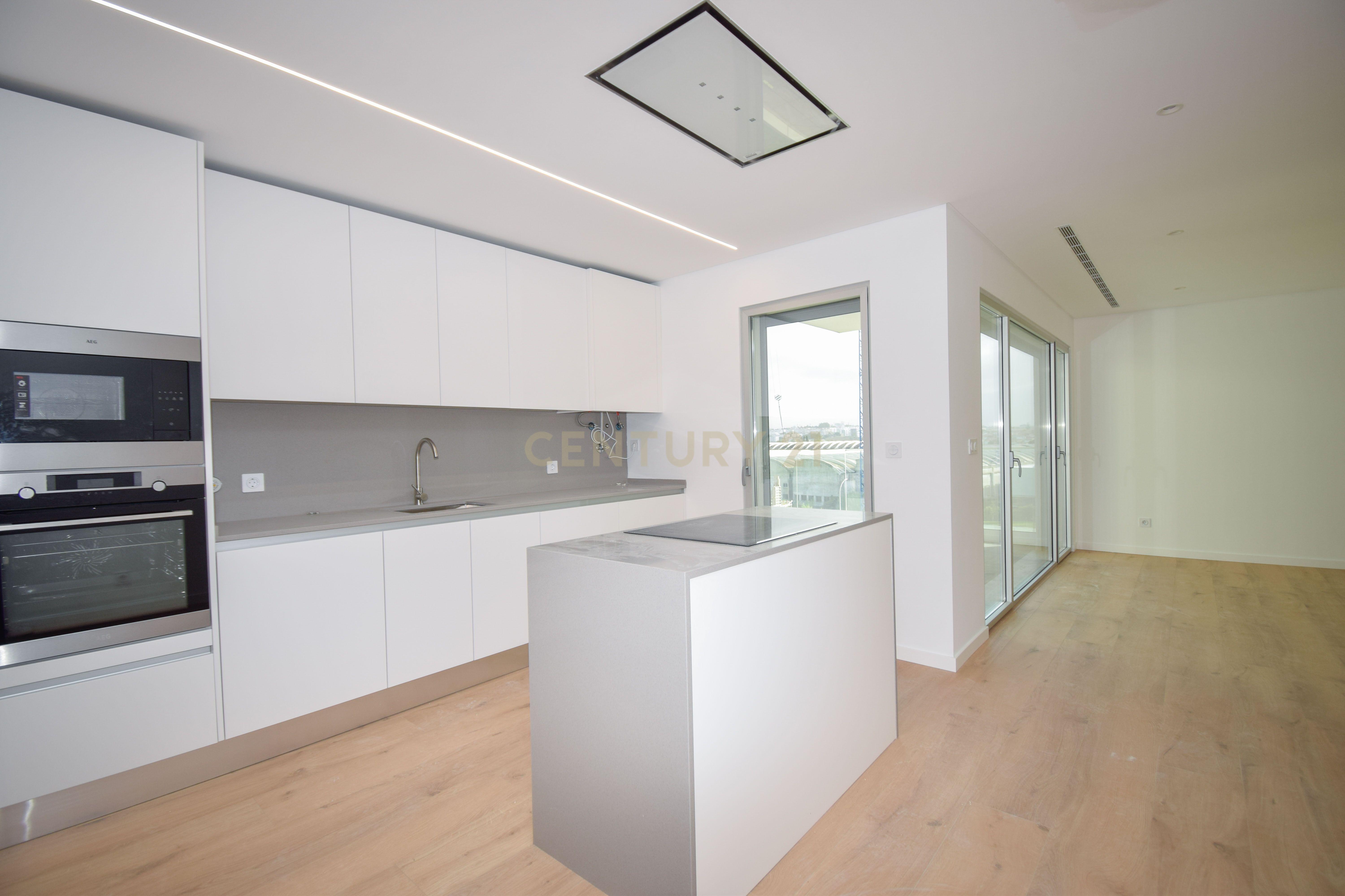 Novo T2 em Empreendimento Varandas da Torre em Carcavelos - Image 1