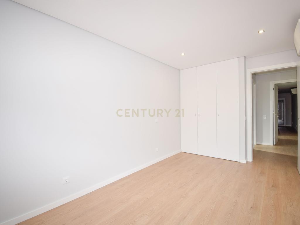 Apartamento T3 a estrear na Urbanização Quinta das Marianas - Image 16