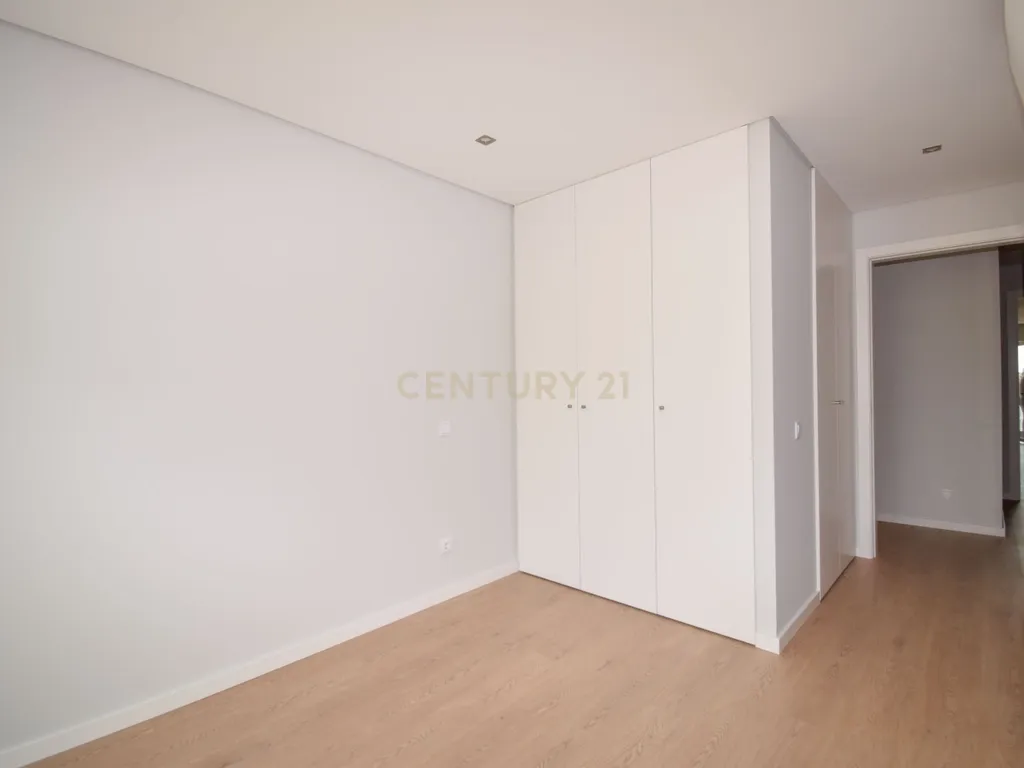 Apartamento T3 a estrear na Urbanização Quinta das Marianas - Image 44