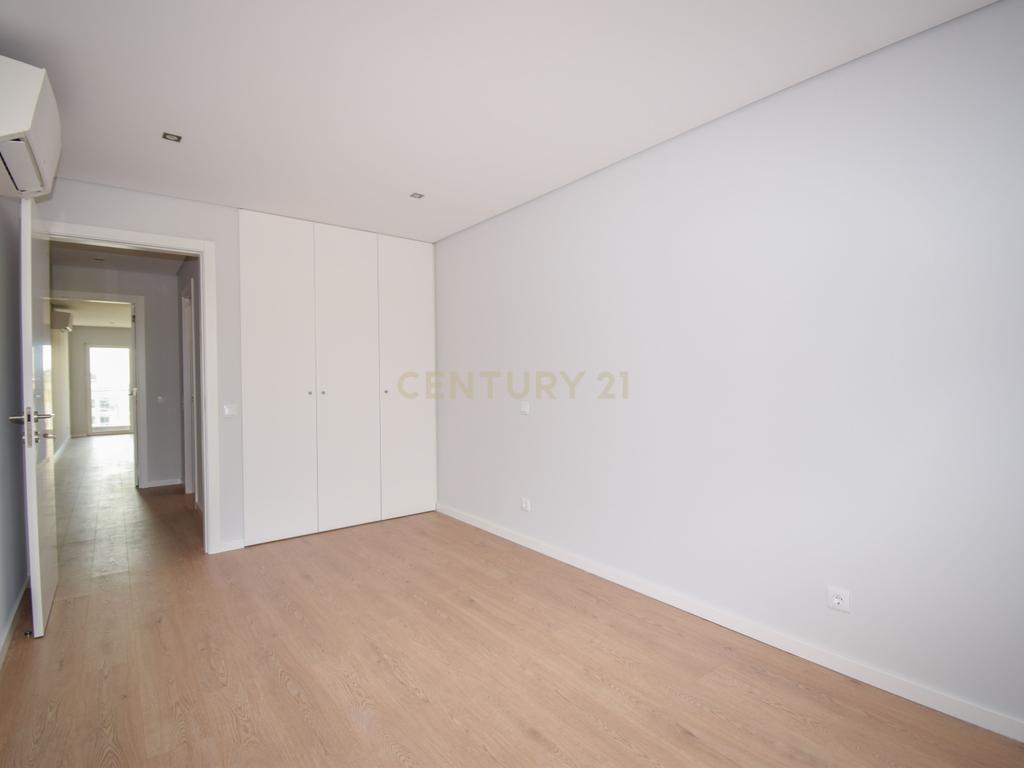 Apartamento T3 a estrear na Urbanização Quinta das Marianas - Image 46
