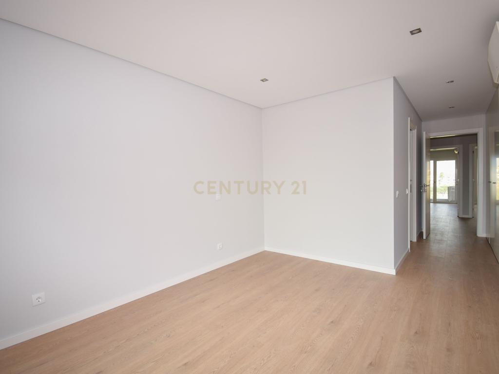 Apartamento T3 a estrear na Urbanização Quinta das Marianas - Image 49