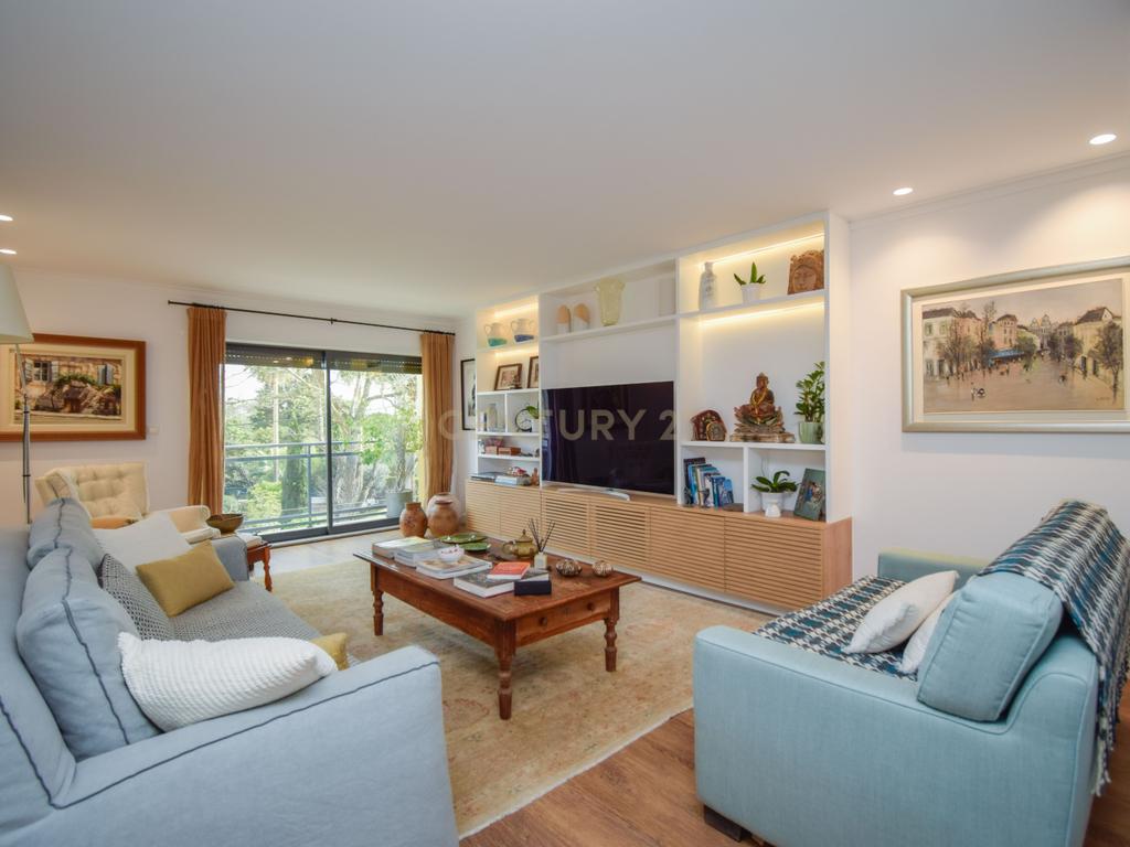 Apartamento T3 Duplex Cascais centro - Image 1