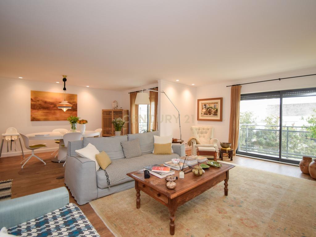 Apartamento T3 Duplex Cascais centro - Image 4