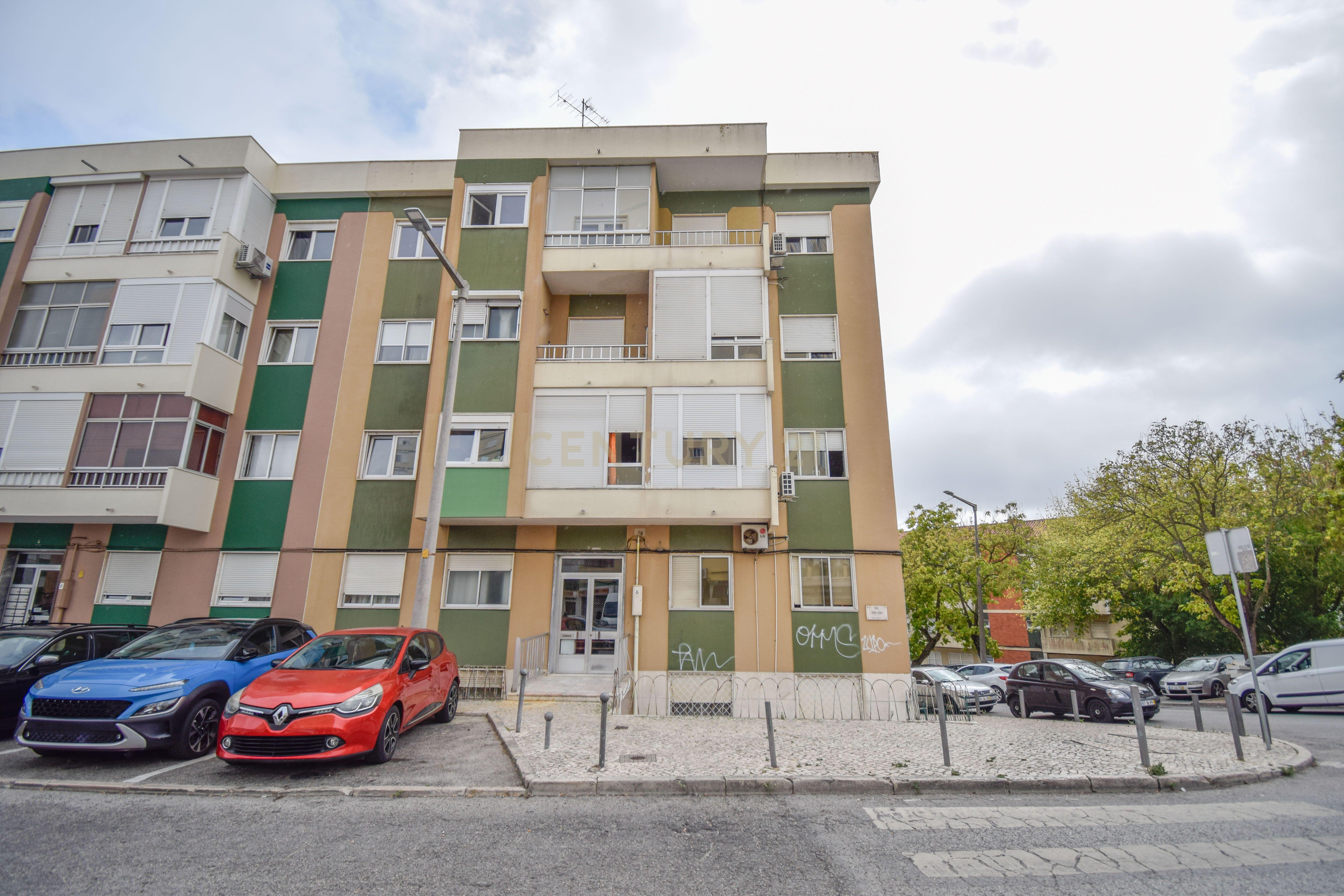 Apartamento T3 com excelente localização no centro de Odivelas - Image 19