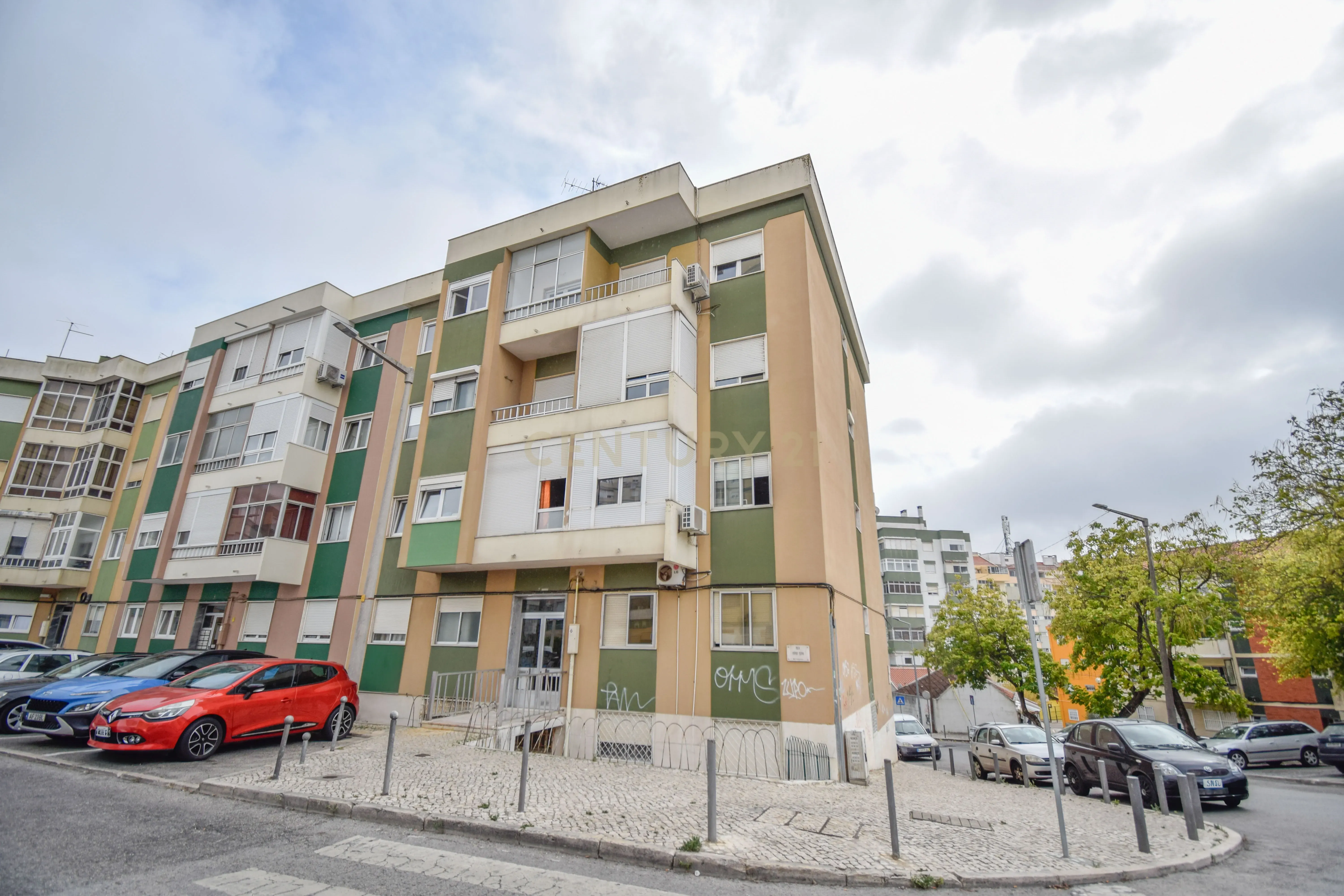 Apartamento T3 com excelente localização no centro de Odivelas - Image 20