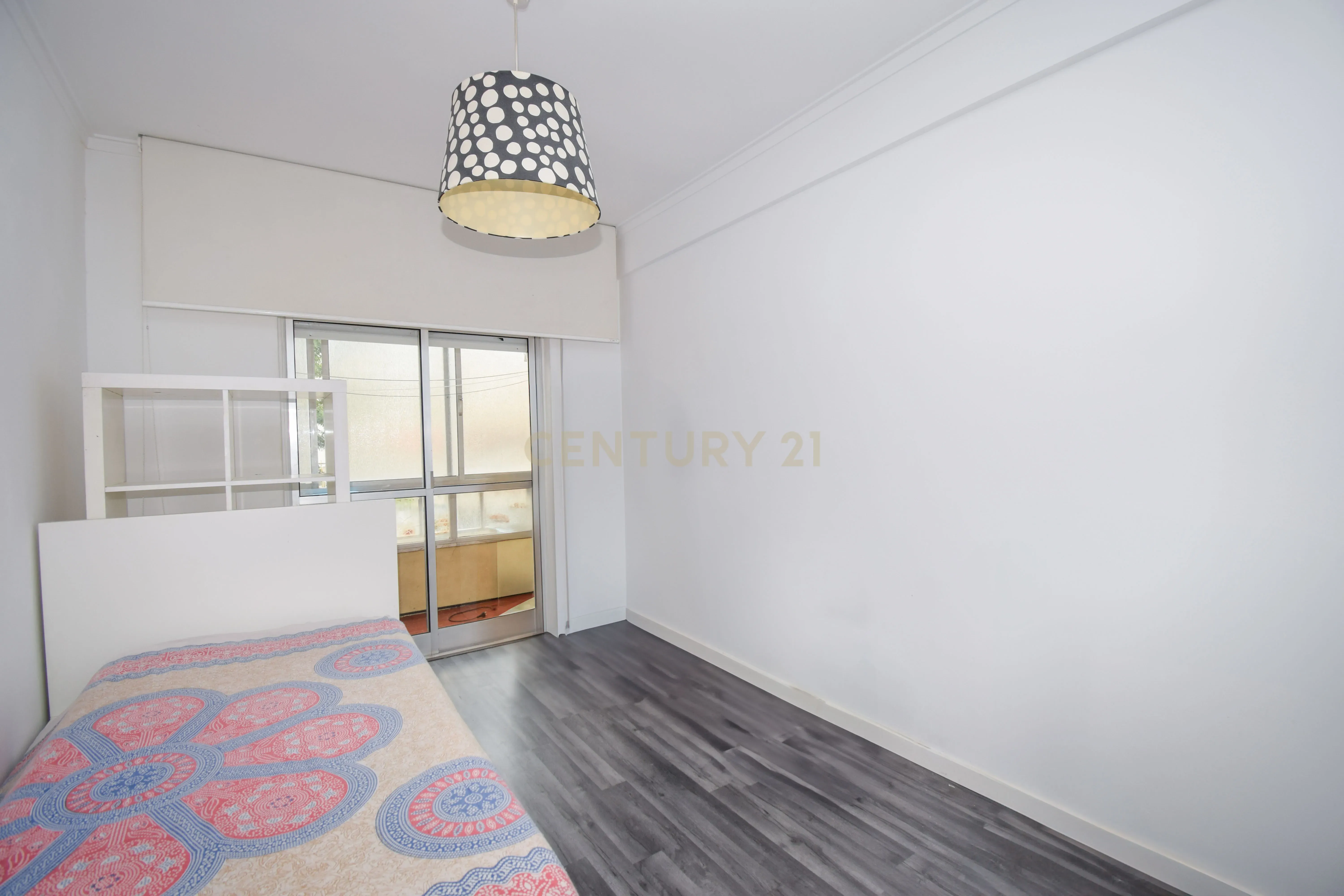 Apartamento T3 com excelente localização no centro de Odivelas - Image 13