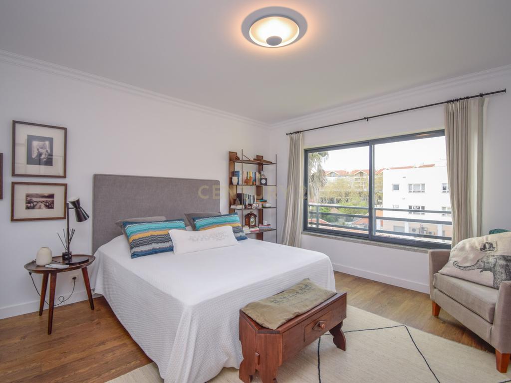 Apartamento T3 Duplex Cascais centro - Image 27