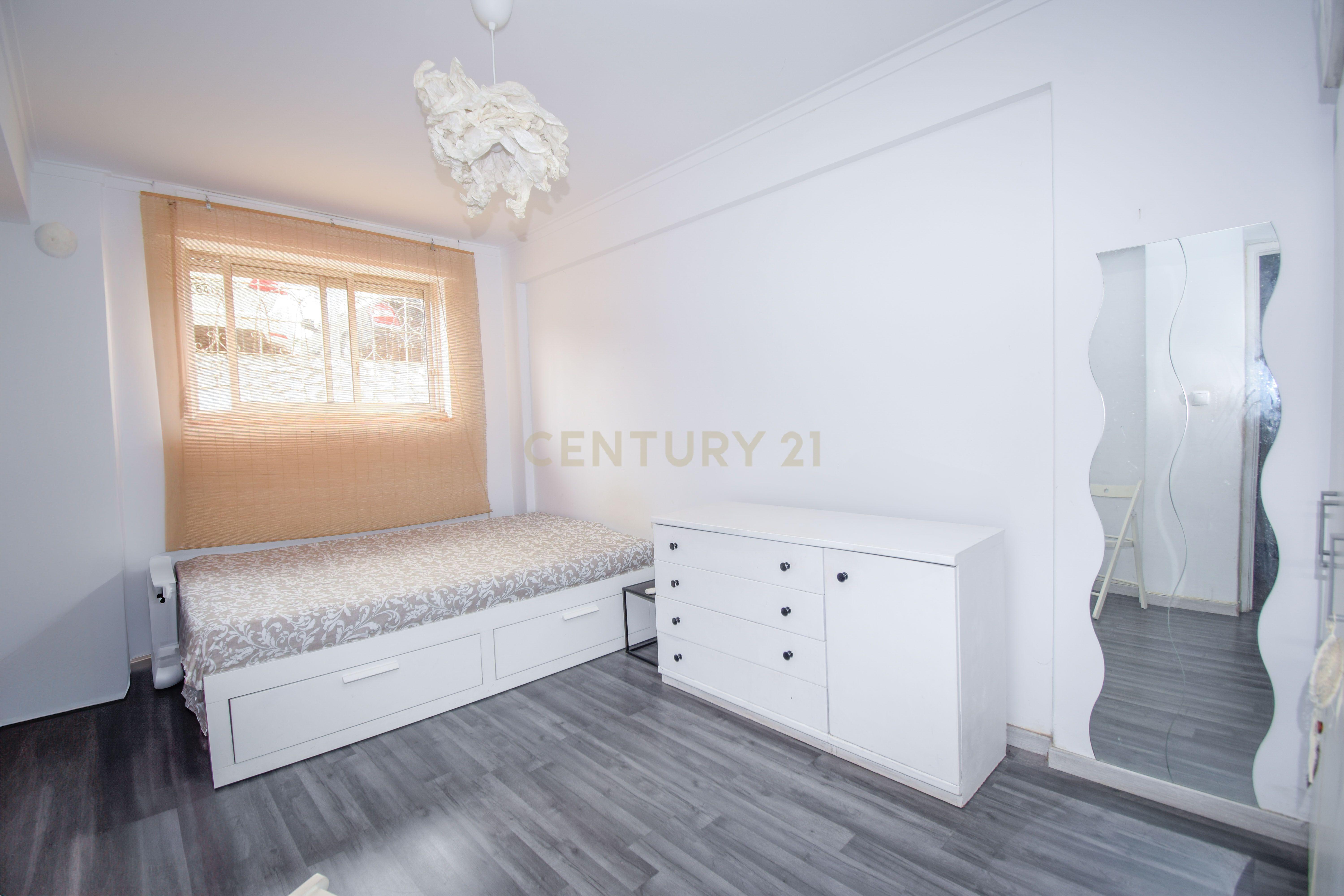 Apartamento T3 com excelente localização no centro de Odivelas - Image 10