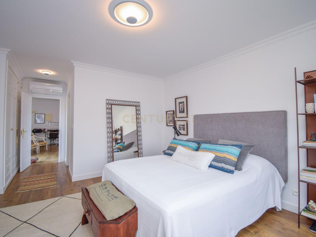 Apartamento T3 Duplex Cascais centro - Image 26