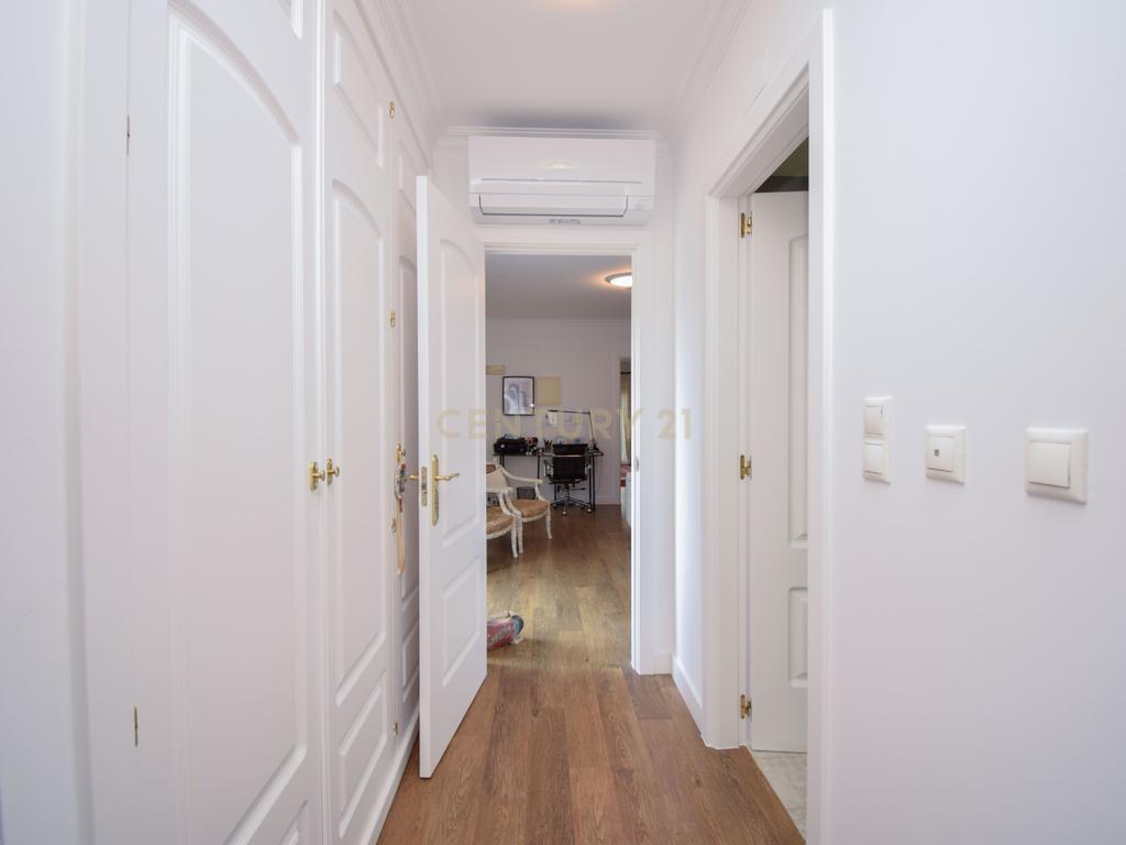 Apartamento T3 Duplex Cascais centro - Image 29