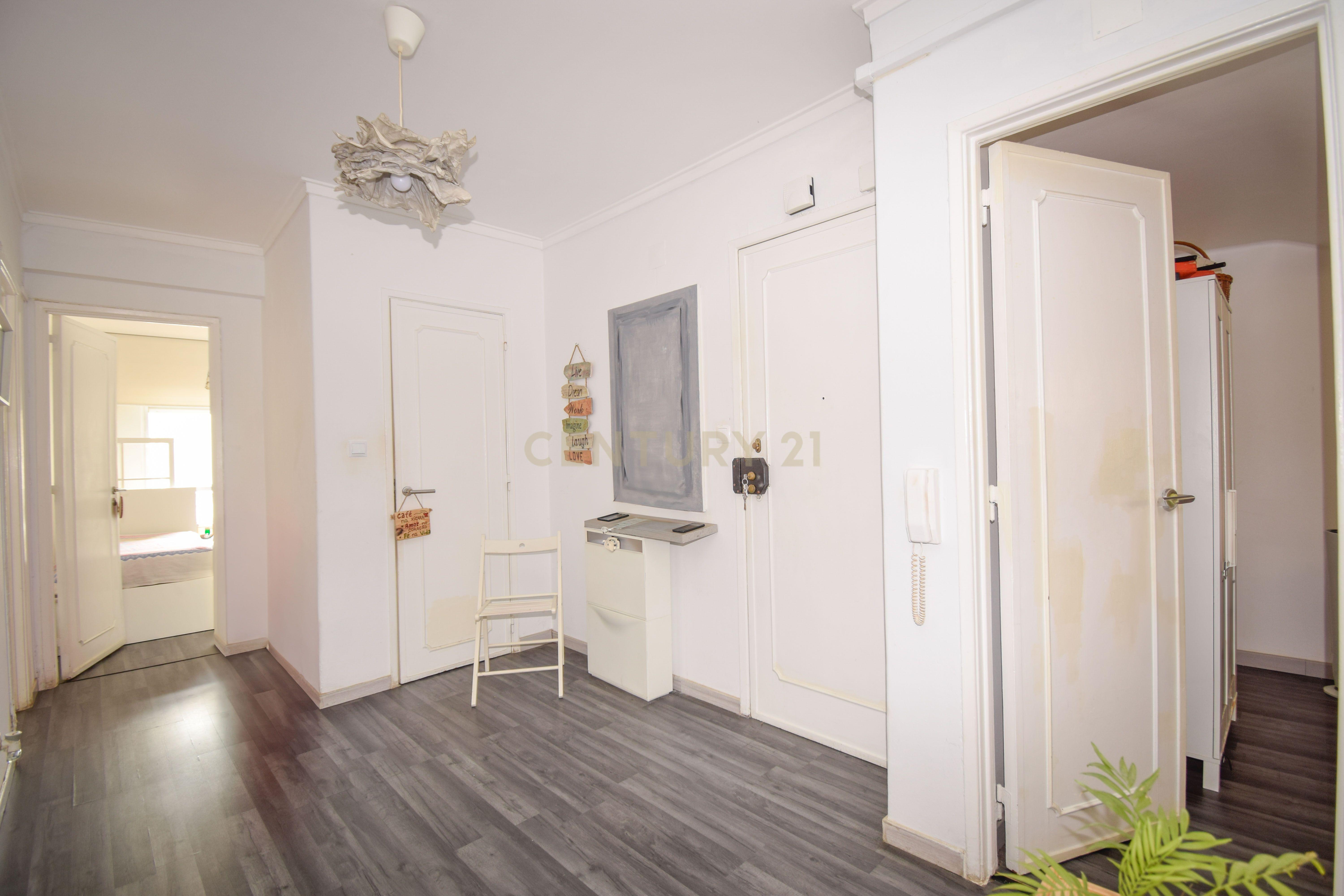 Apartamento T3 com excelente localização no centro de Odivelas - Image 17