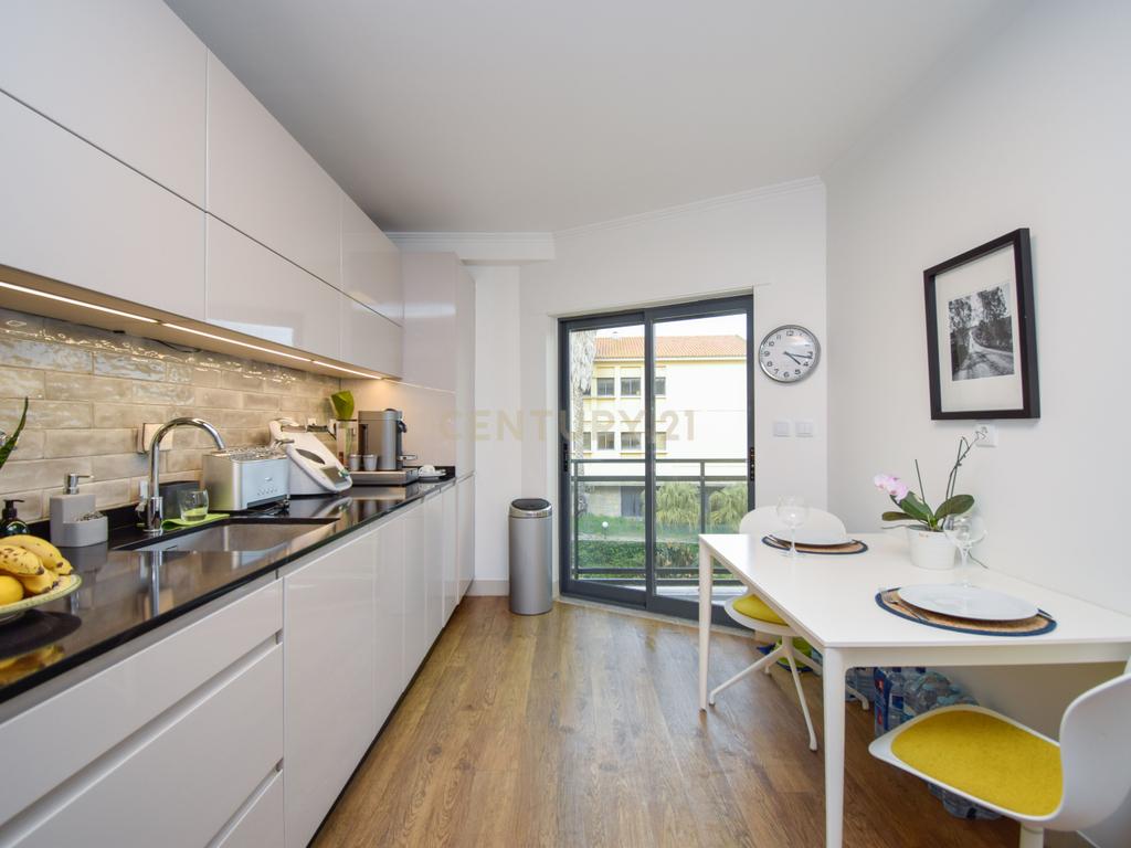 Apartamento T3 Duplex Cascais centro - Image 13
