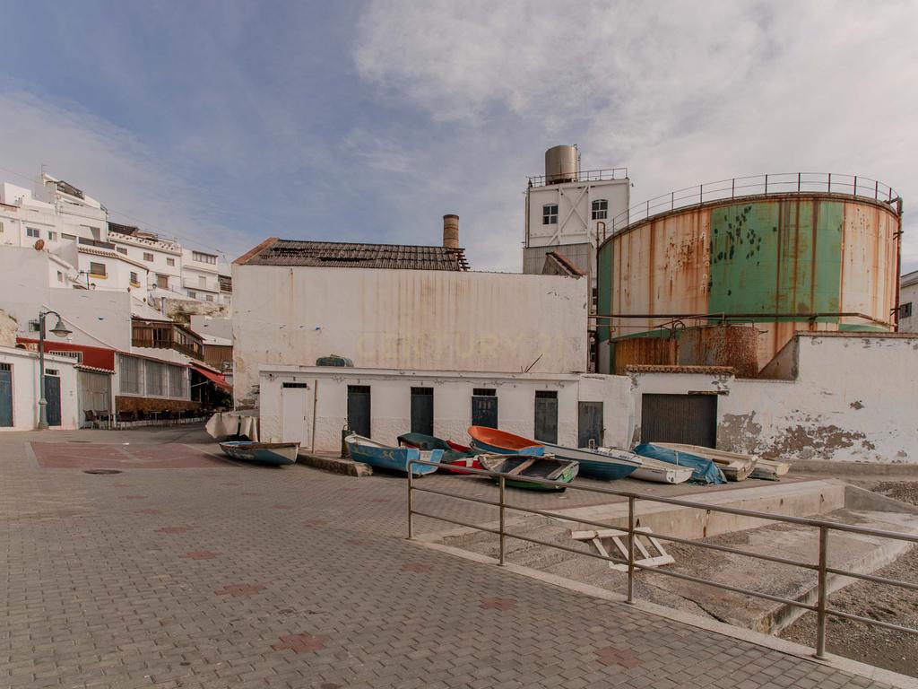 undefined - Image 4