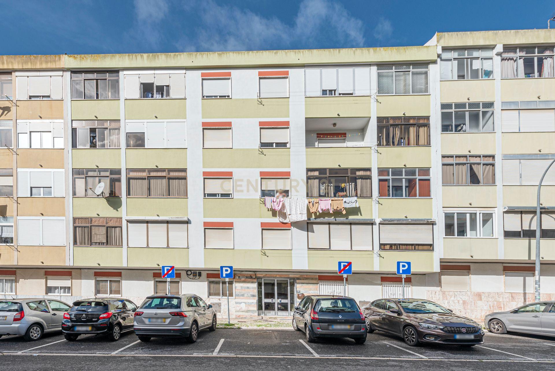 Apartamento T3 em Casal de São Brás - Image 26