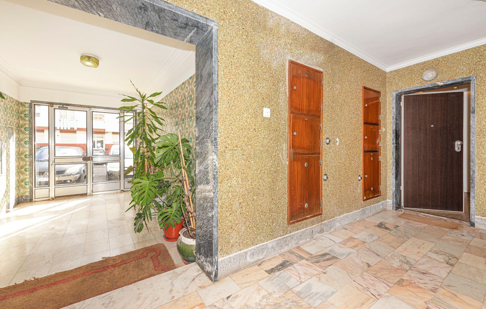 Apartamento T3 em Casal de São Brás - Image 22