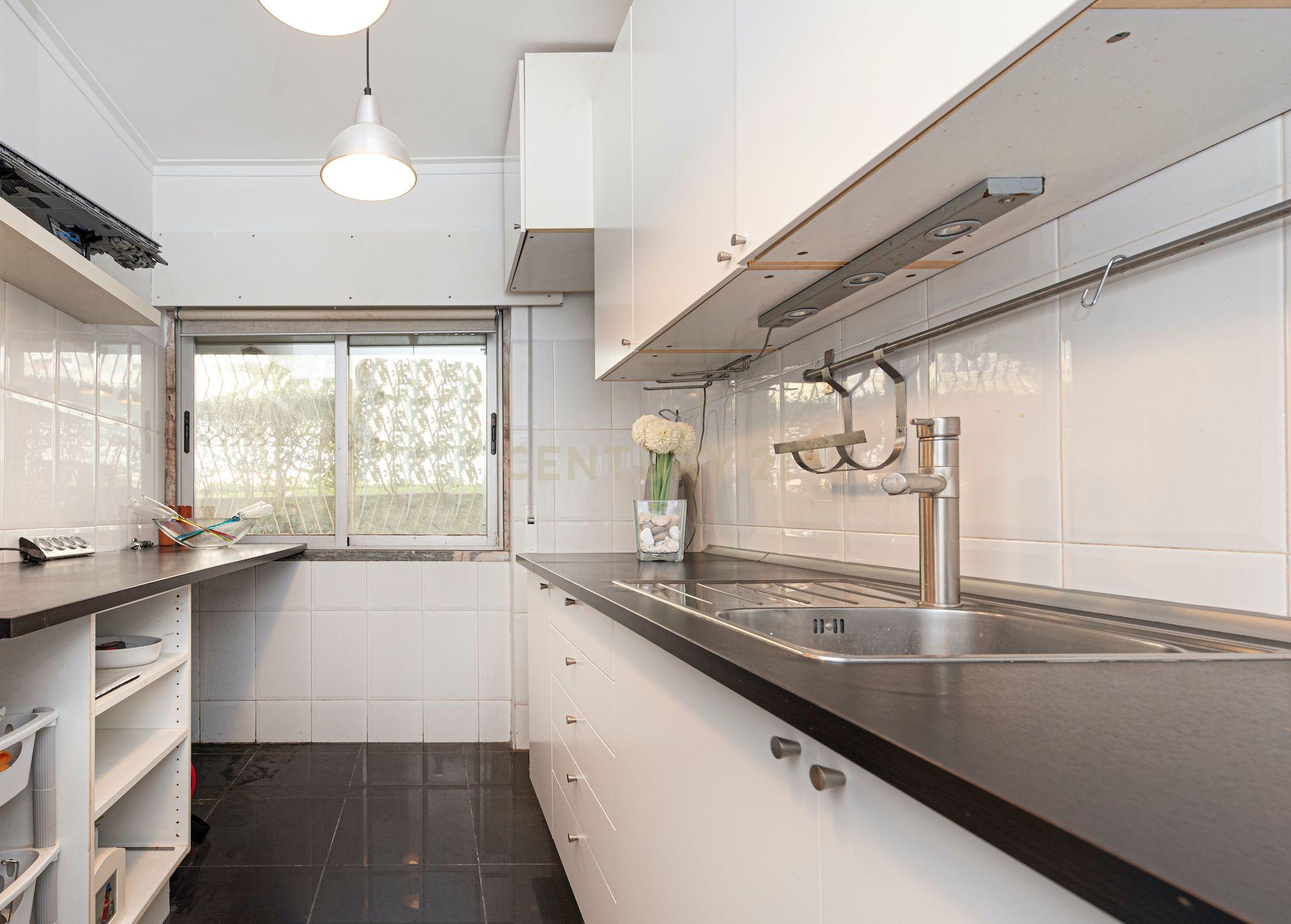 Apartamento T3 em Casal de São Brás - Image 15
