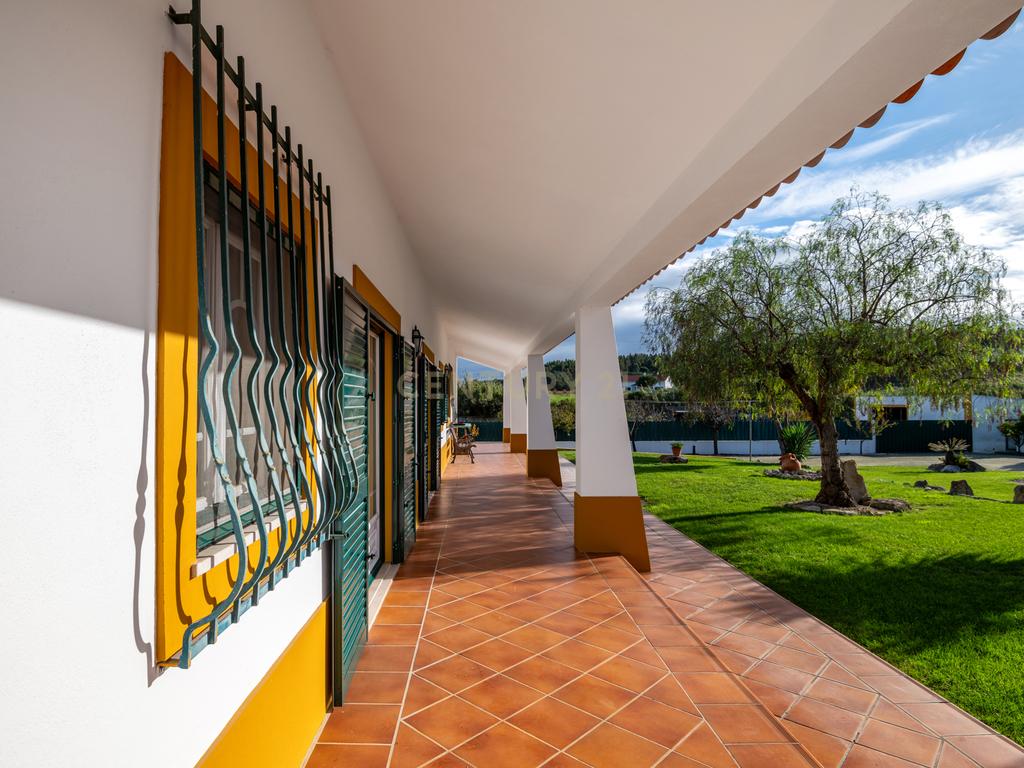Moradia Típica Portuguesa com Jardim e Terrenos Privados – Alcoentre, Azambuja - Image 30