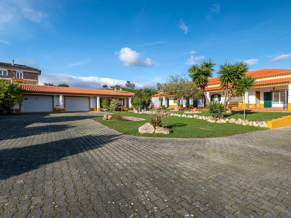 Moradia Típica Portuguesa com Jardim e Terrenos Privados – Alcoentre, Azambuja - Image 42